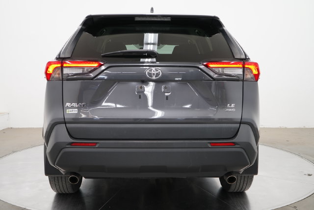 Used 2022 Toyota RAV4 LE AWD/4WD image 6