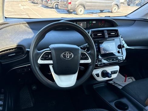 Used 2018 Toyota Prius Two image 12