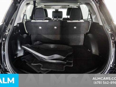 Used 2018 Toyota RAV4 XLE AWD/4WD image 21