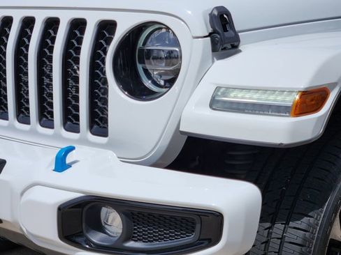 Used 2021 Jeep Wrangler Unlimited Sahara AWD/4WD image 8