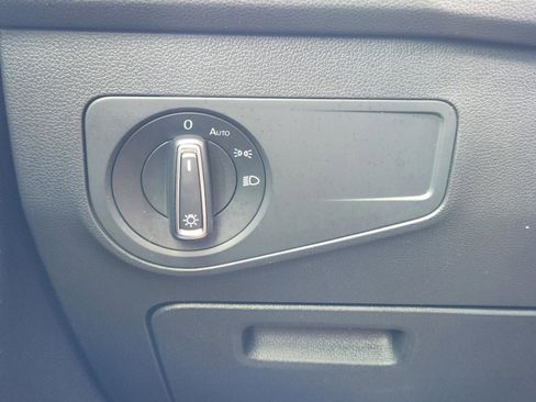 Used 2022 Volkswagen Tiguan SE R-Line image 15