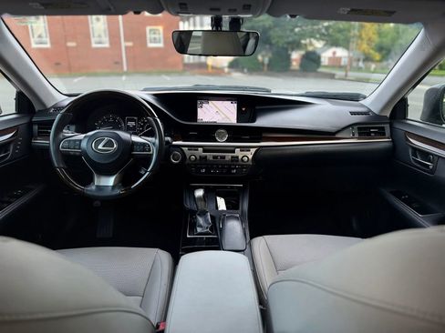 Used 2016 Lexus ES 350 w/ Navigation System Package FWD image 14