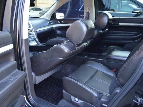 Used 2012 Lincoln MKT AWD image 57