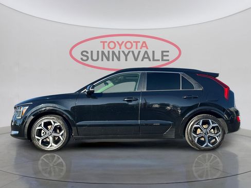 Used 2023 Kia Niro EX Touring image 6