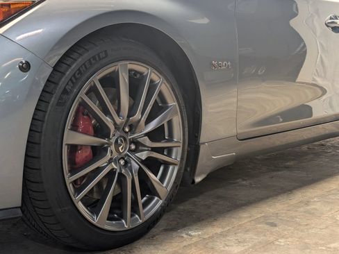 Used 2018 INFINITI Q50 Red Sport 400 w/ Sensory Package (Sport) RWD image 10