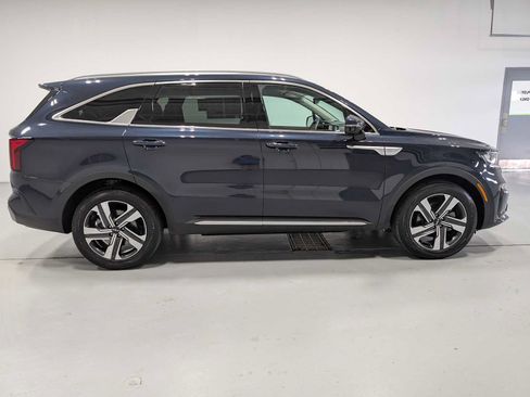 Certified 2023 Kia Sorento EX AWD/4WD image 7