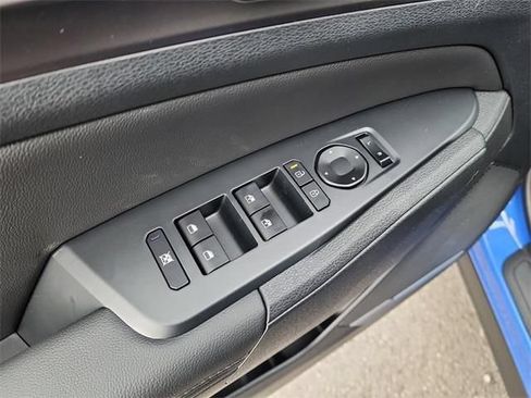 Used 2026 Kia Sportage EX FWD image 11