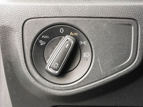 Used 2023 Volkswagen Atlas Cross Sport SE image 16