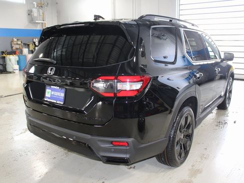 New 2026 Honda Pilot Black Edition image 12