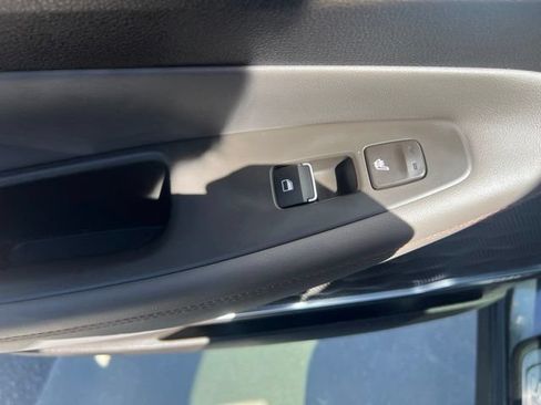 Used 2020 Hyundai Santa Fe Limited AWD/4WD image 21