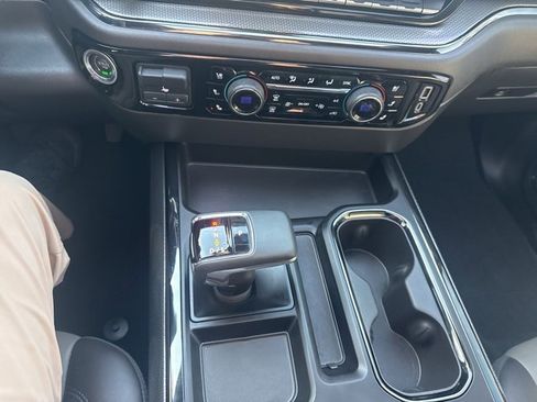 Used 2025 Chevrolet Silverado 1500 ZR2 w/ Technology Package image 15