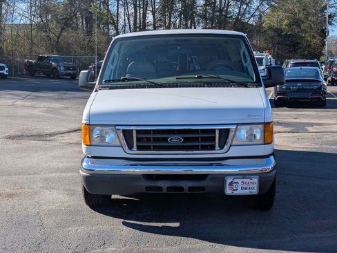 Used 2004 Ford E-150 and Econoline 150 image 4