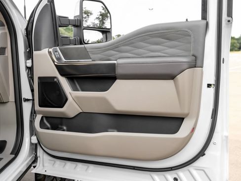 Used 2026 Ford F450 Platinum w/ Platinum Plus Package AWD/4WD image 57