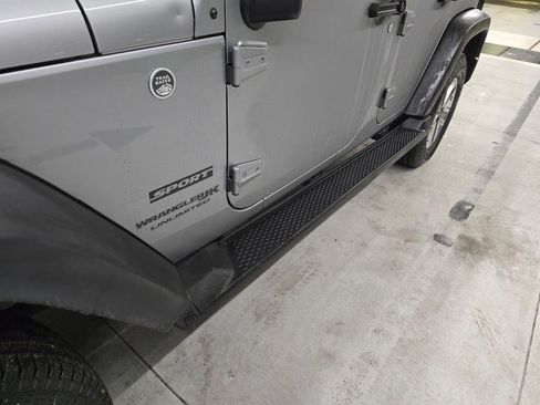 Used 2018 Jeep Wrangler Unlimited Sport w/ Connectivity Group AWD/4WD image 10