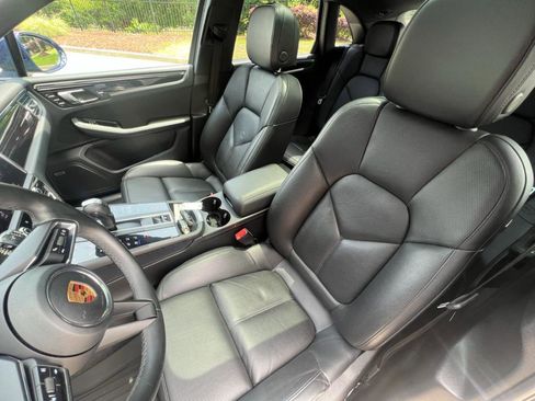 Certified 2022 Porsche Macan w/ Premium Package Plus image 5