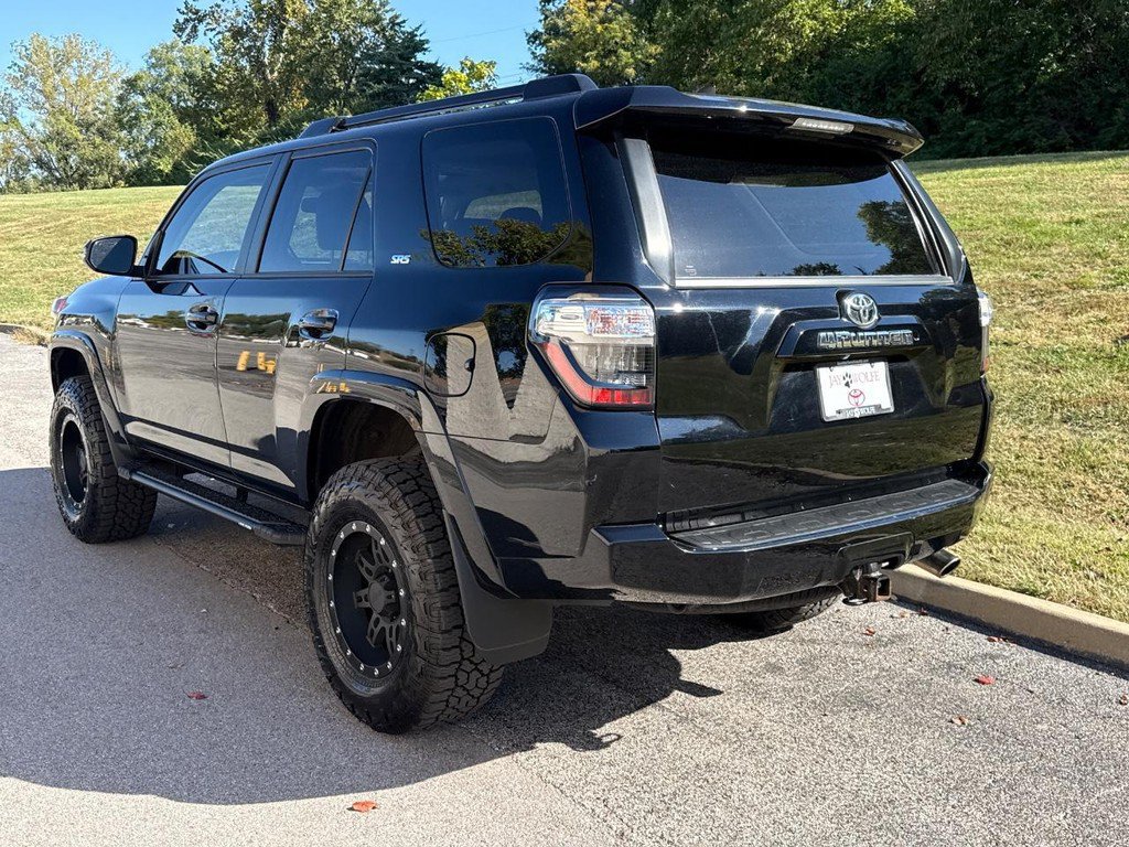 Used 2018 Toyota 4Runner SR5 Premium AWD/4WD image 3