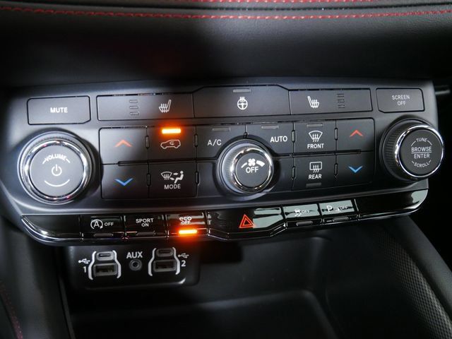 Used 2025 Dodge Durango GT AWD/4WD image 30