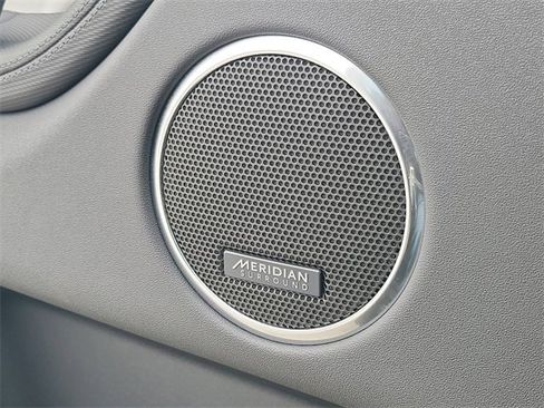 Used 2025 Land Rover Discovery Sport Dynamic SE image 23