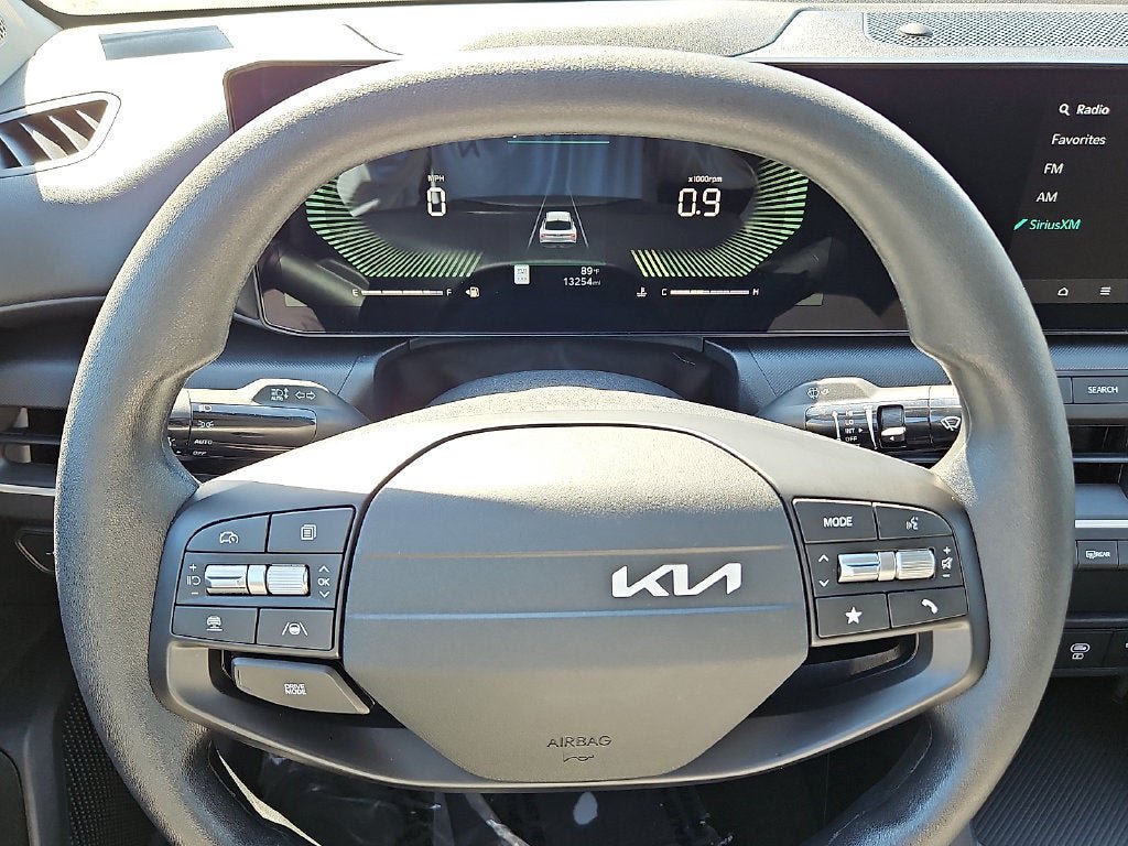 Used 2025 Kia K4 FWD image 18