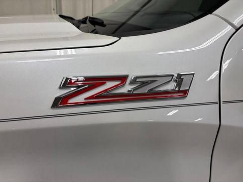 Used 2019 Chevrolet Silverado 1500 LTZ w/ LTZ Premium Package AWD/4WD image 14