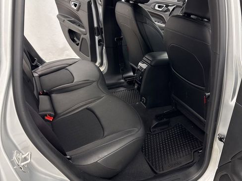 Used 2025 Jeep Compass Trailhawk image 30