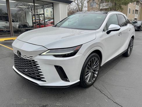 Used 2024 Lexus RX 450h 450h+ Luxury AWD w/ Convenience Package image 17