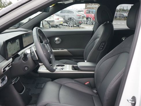 Used 2024 Genesis GV60 RWD image 15