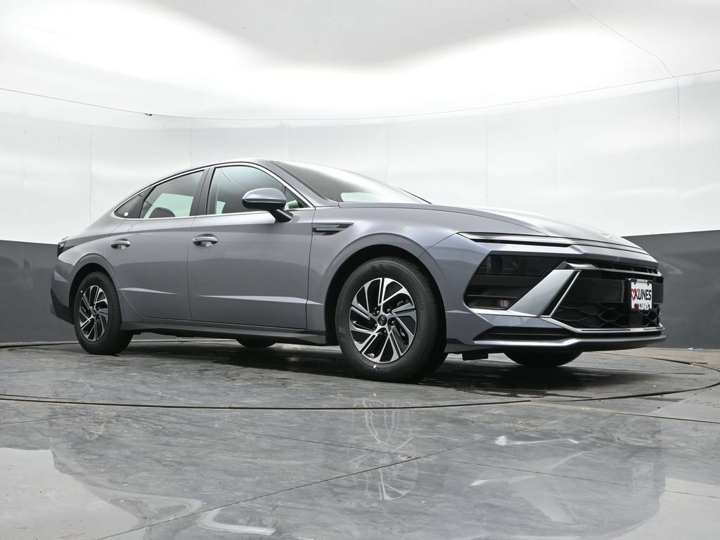 New 2026 Hyundai Sonata Blue FWD image 24