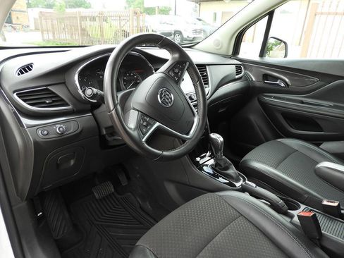 Used 2021 Buick Encore Preferred AWD/4WD image 15