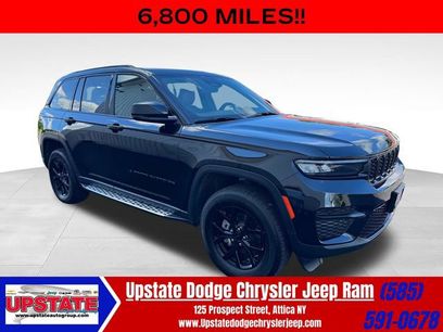 Used 2025 Jeep Grand Cherokee Altitude