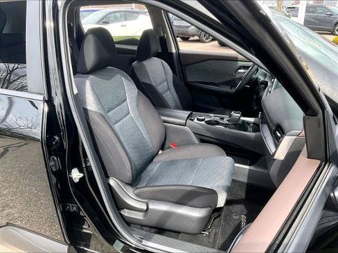 Certified 2023 Nissan Rogue SV AWD/4WD image 11