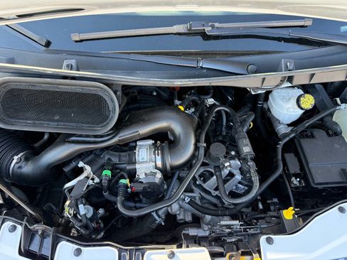 Used 2023 Ford Transit 350 XLT image 10