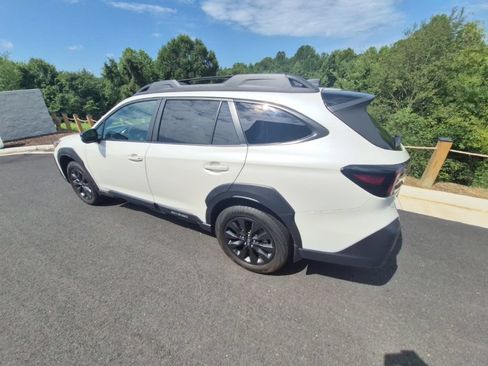 Used 2025 Subaru Outback Onyx Edition AWD/4WD image 4
