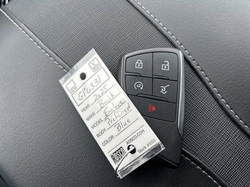 Used 2025 Buick Enclave Preferred image 27