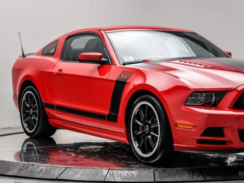 Used 2013 Ford Mustang Boss 302 w/ Boss 302 Accessory Pkg RWD image 25