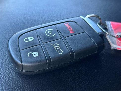 Certified 2022 Jeep Grand Cherokee Limited image 37