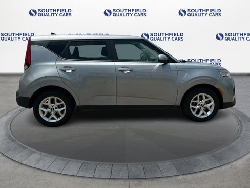 Used 2022 Kia Soul LX w/ Technology Package FWD image 8