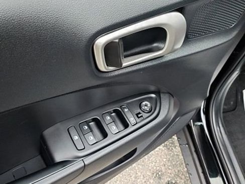 Certified 2026 Hyundai Venue SE FWD image 17
