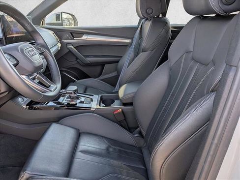 Certified 2025 Audi Q5 2.0T Premium image 16