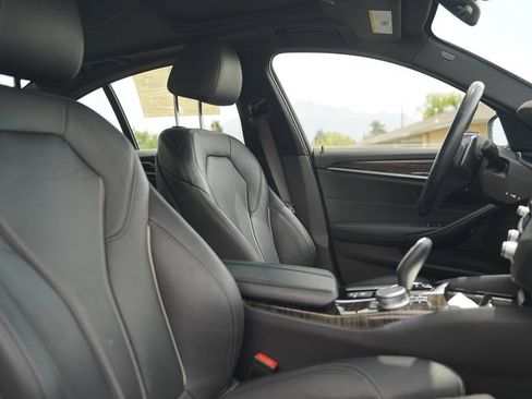 Used 2019 BMW 530e xDrive w/ Convenience Package AWD/4WD image 14
