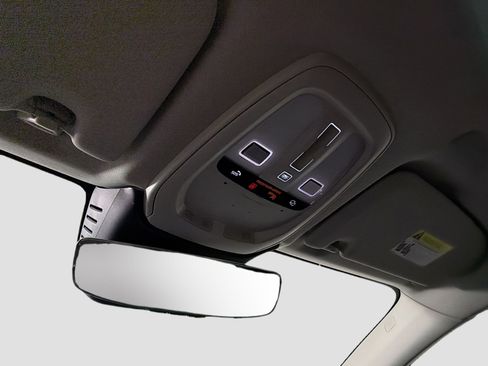 Certified 2023 Volvo XC60 B5 Plus AWD/4WD image 21