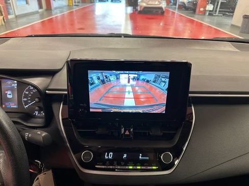 Used 2024 Toyota Corolla LE FWD image 22
