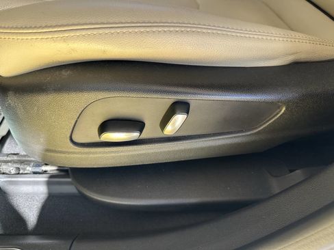 Used 2018 Cadillac XT5 FWD w/ LPO, Wheel Lock Package image 25