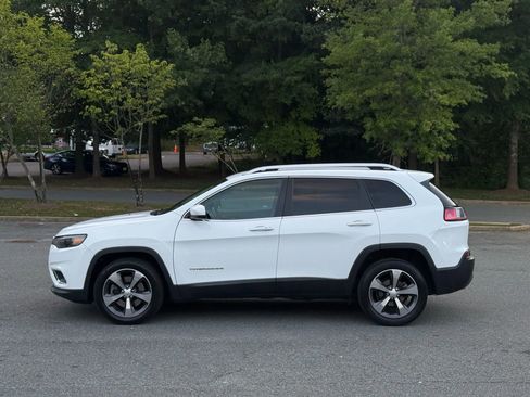 Used 2019 Jeep Cherokee Limited image 11
