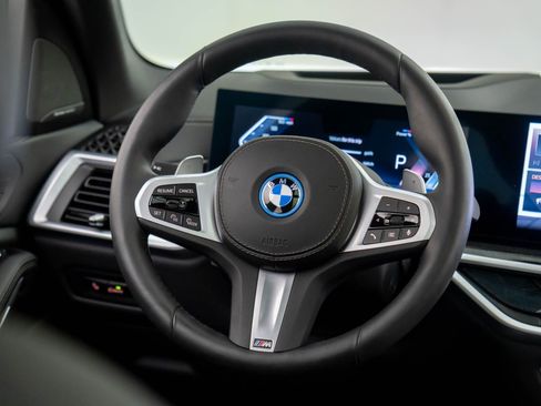 Certified 2025 BMW X5 xDrive50e w/ M Sport Package image 10
