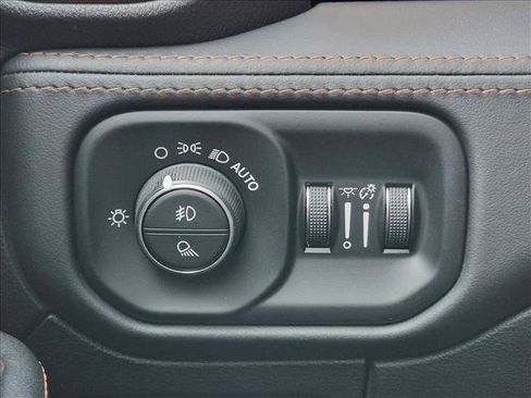 Used 2023 RAM 1500 Limited AWD/4WD image 13
