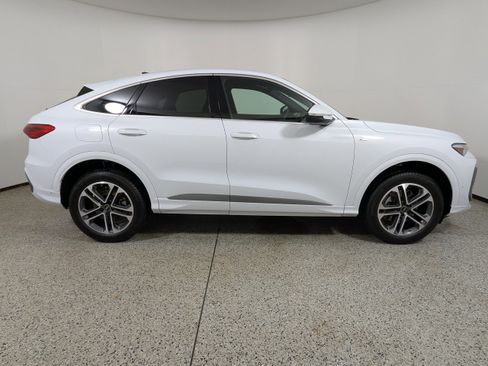 Used 2025 Audi Q5 Premium Plus w/ Premium Plus image 8