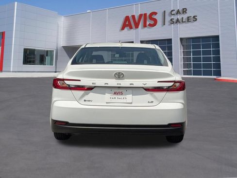 Used 2025 Toyota Camry LE FWD image 5