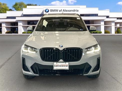 Used 2024 BMW X3 xDrive30i w/ Premium Package AWD/4WD image 2