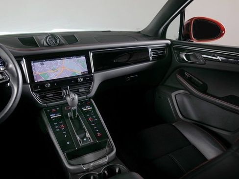 Certified 2024 Porsche Macan S AWD/4WD image 20